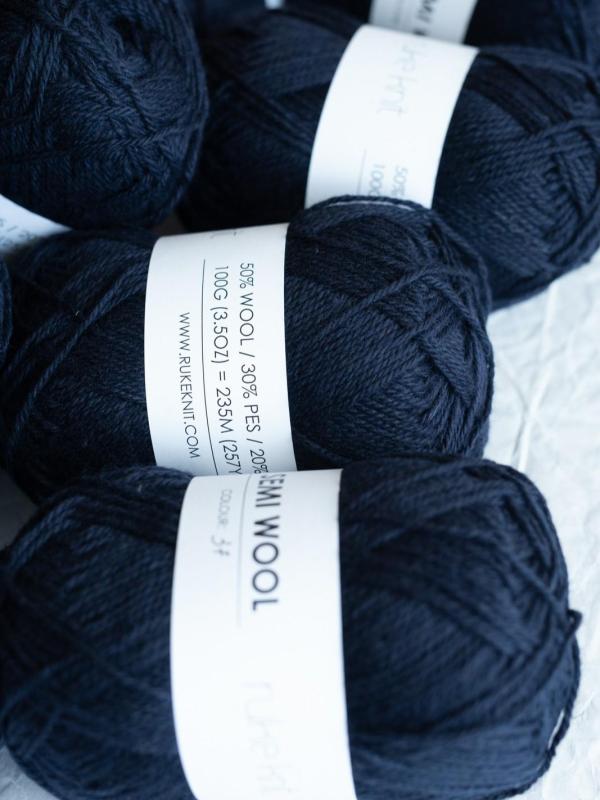copie de Ruke knit Semi-Wool yarn - Burgundy (52), 100g