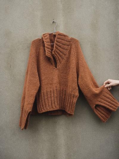 Pull Gang tricoté en raglan – Patron en V oversize en Feeling Good