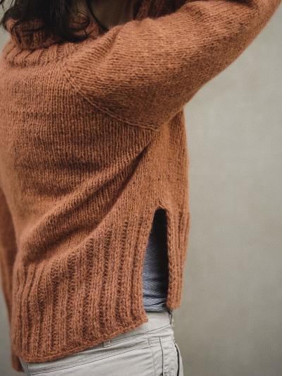 Pull Gang tricoté en raglan – Patron en V oversize en Feeling Good